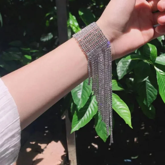 🎀 Sparkling Tassel Rhinestone Bracelet - Picture 3 of 7